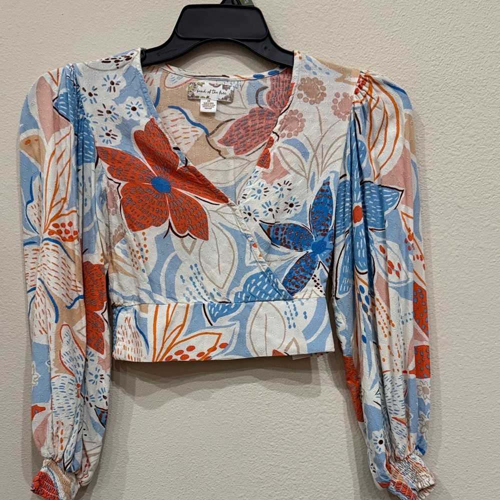 Land Of The Free Floral Short VNeck Blouse - Puffy Wide Sleeve Blue and Orange